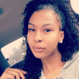 Meet your Posher, Leandra